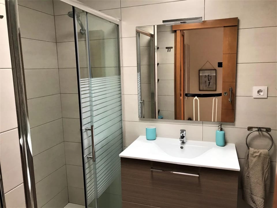 Shower, Bathroom