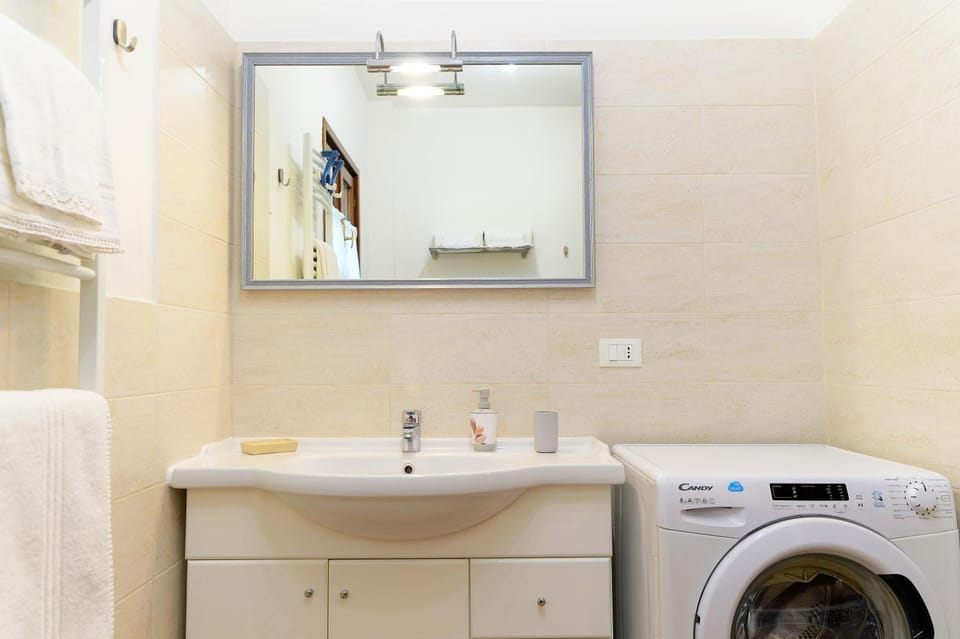 Bathroom, washing machine