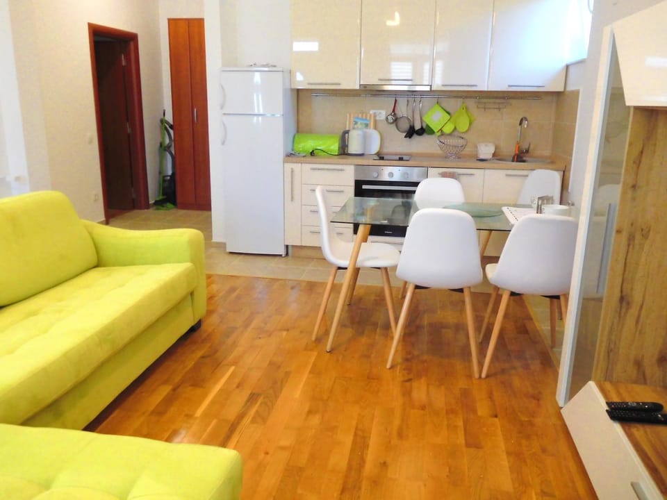 Apartments Sunrise Apartment in Kotor Municipality