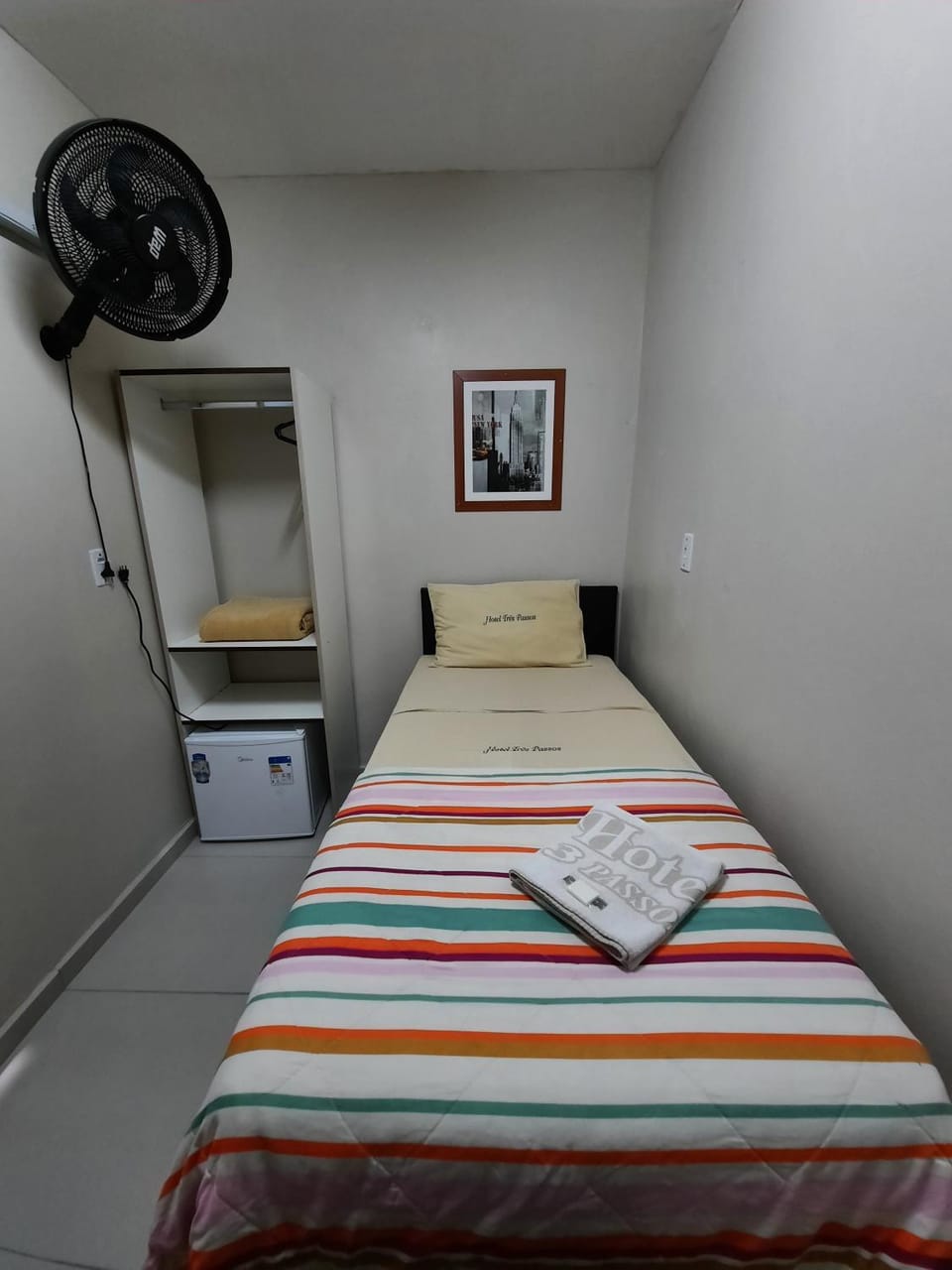 Bed, Bedroom, towels, wardrobe