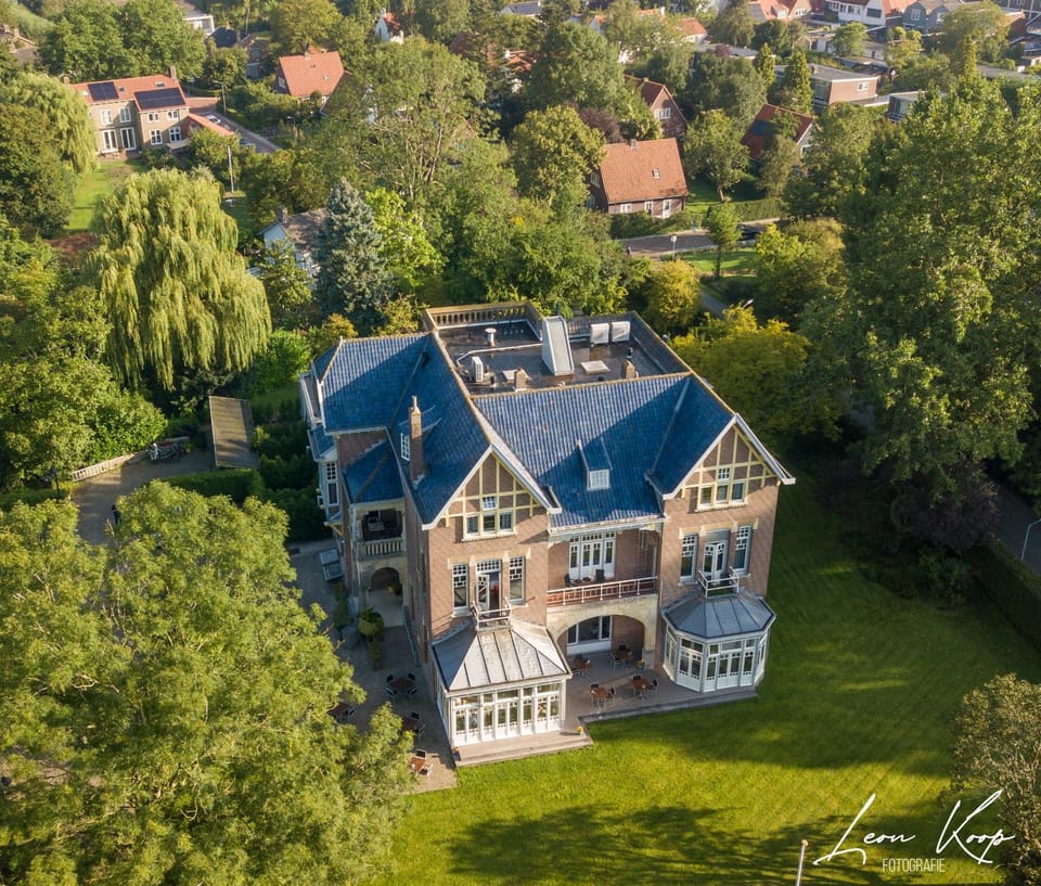 Property building, Bird's eye view, Garden, Garden view