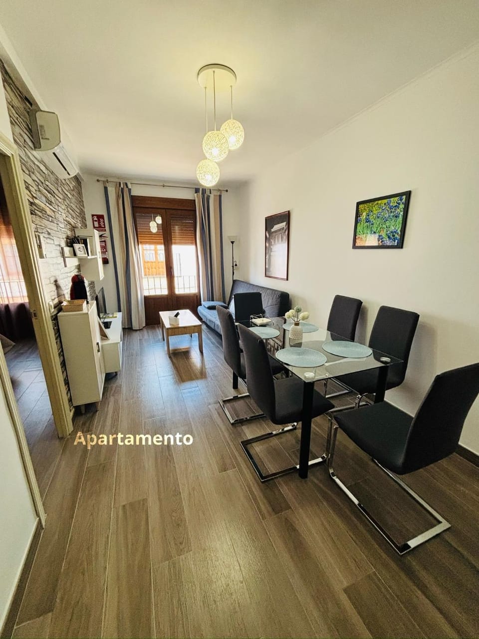 TV and multimedia, Living room, Seating area, Dining area