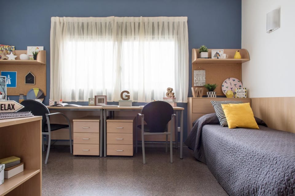 Seating area, Dining area, Bedroom