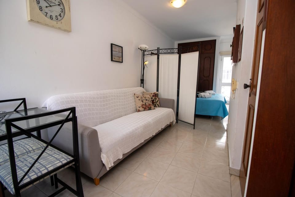 Living room, Photo of the whole room, Bedroom