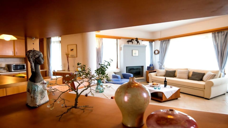 TV and multimedia, Balcony/Terrace, Kitchen or kitchenette, Living room, Seating area, Dining area