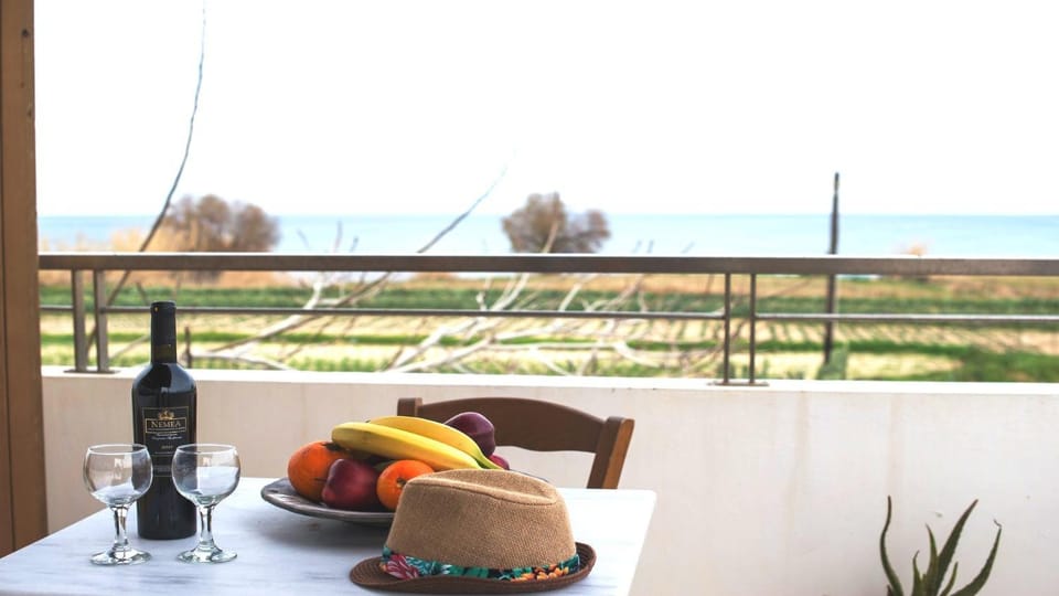 Patio, Balcony/Terrace, Seating area, Beach, Sea view