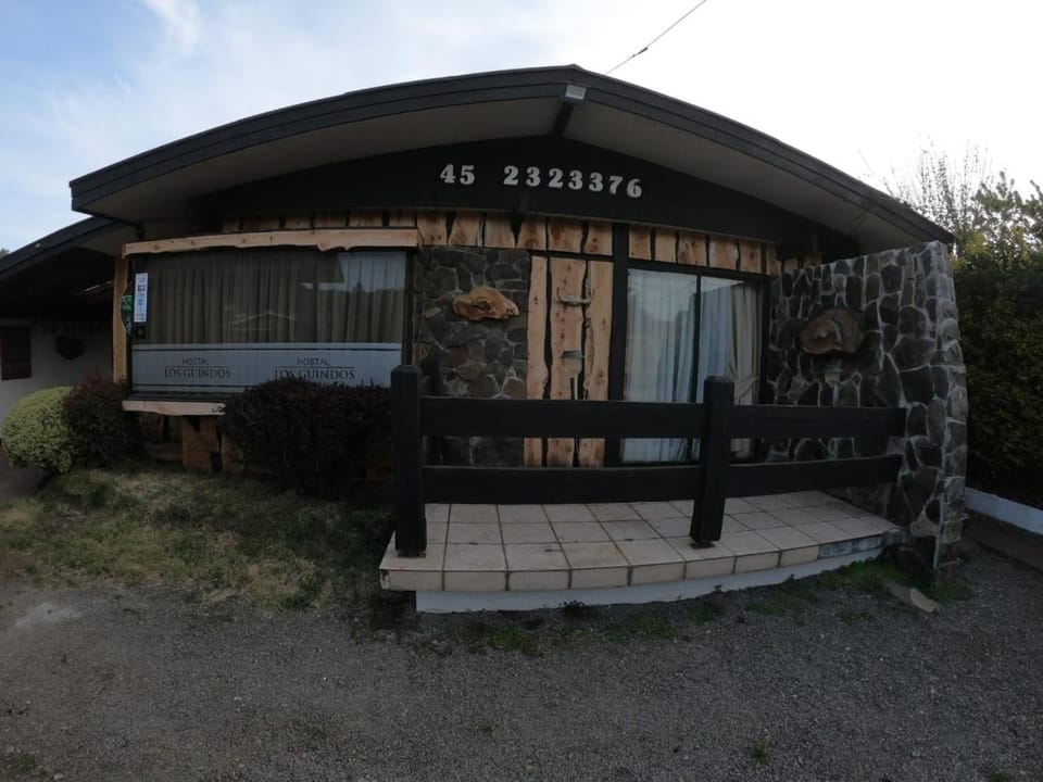 Hostal Los Guindos Bed and Breakfast in Temuco