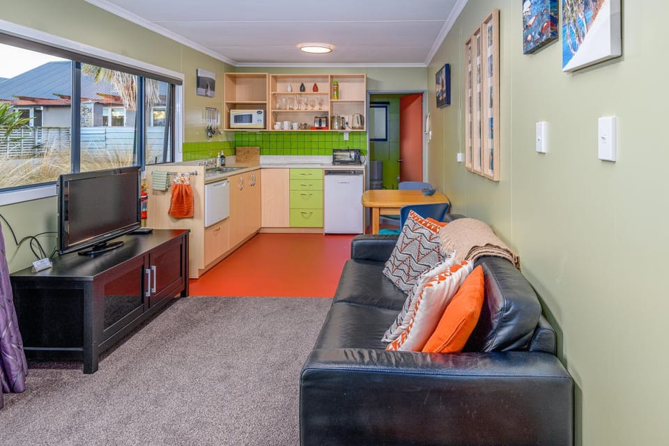 Kitchen or kitchenette, kitchen, kitchen