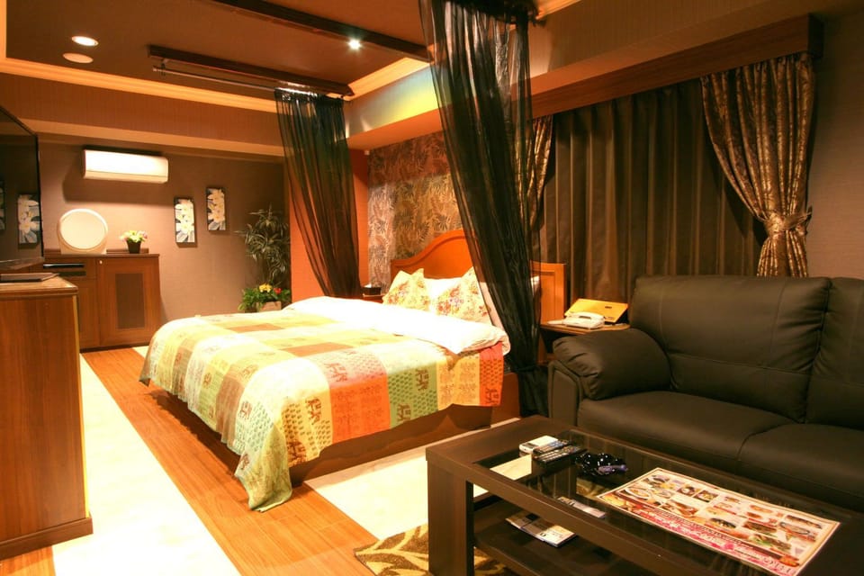 AURA Seki Inter (Adult Only) Love hotel in Koka