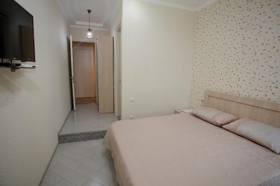 5 Rooms Inn in Batumi