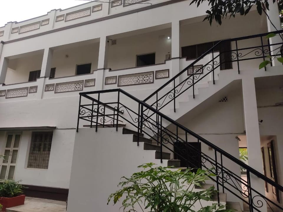Property building, VIP