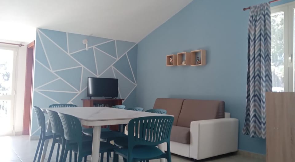 TV and multimedia, Living room, Dining area