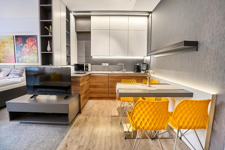 Coffee/tea facilities, Kitchen or kitchenette