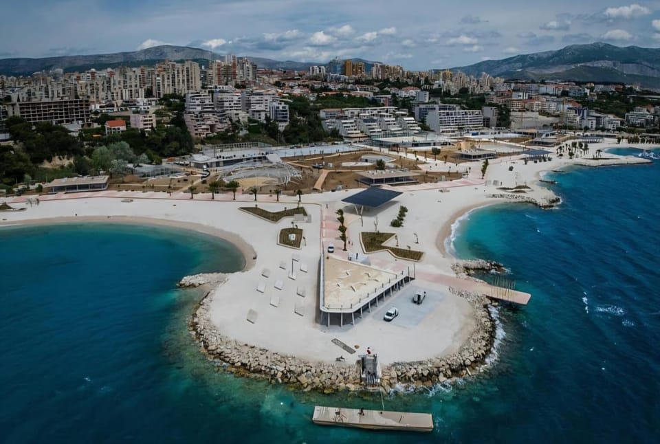 Apartments Bonus and private parking Apartment in Split