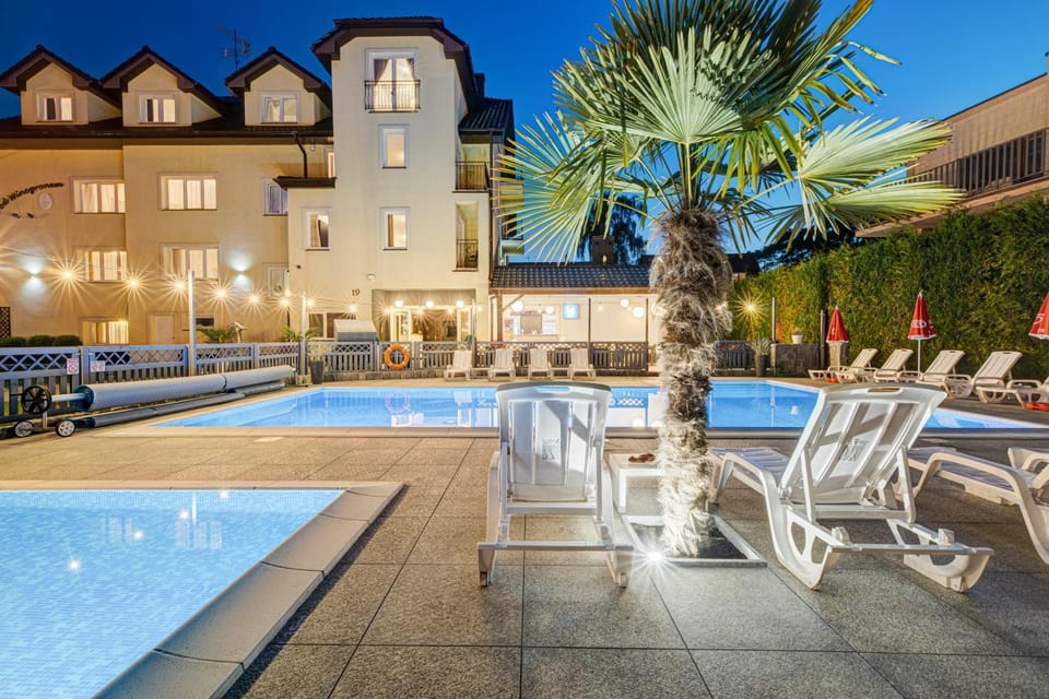 Property building, Pool view, Swimming pool