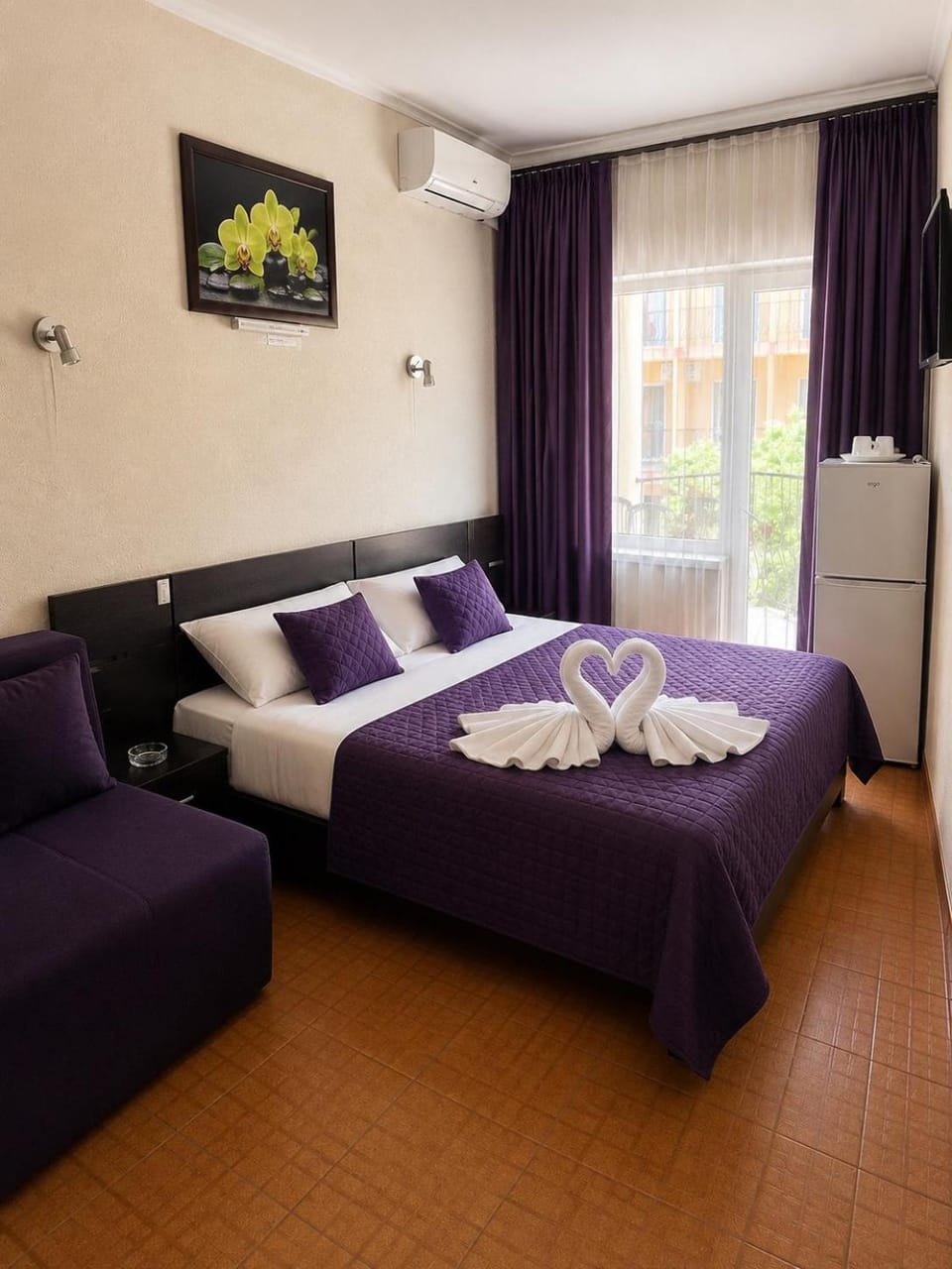 Bed, Bedroom, towels, air conditioner