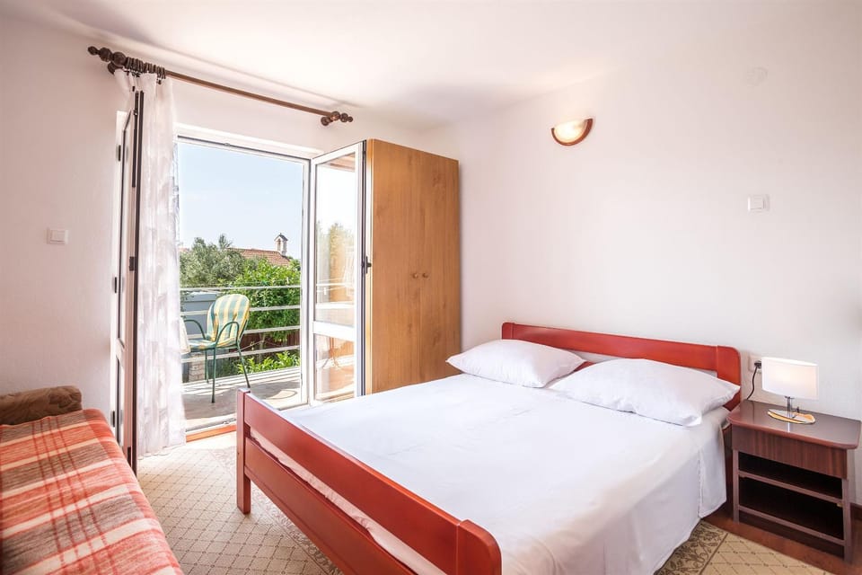 Bed, View (from property/room), Balcony/Terrace, Photo of the whole room, Bedroom