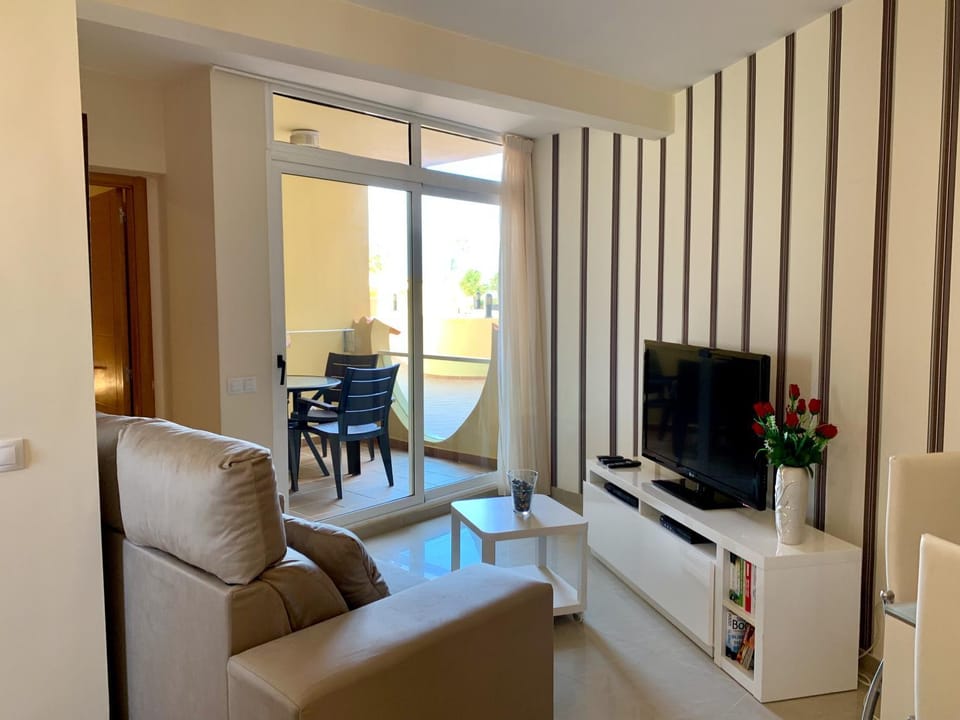 Living room, Pool view