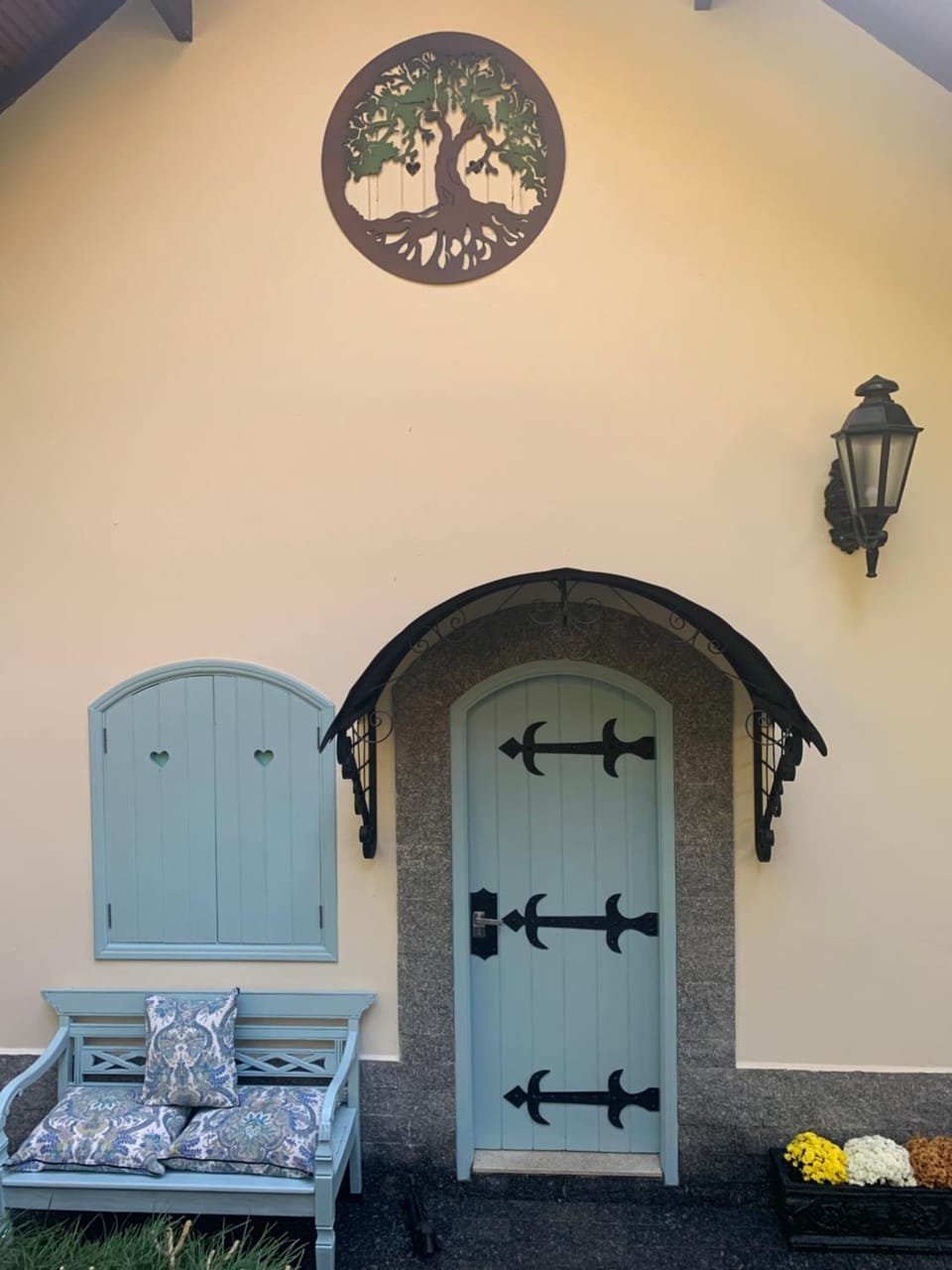 Facade/entrance