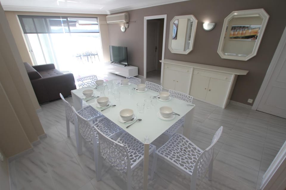 TV and multimedia, Dining area