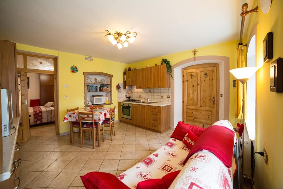 Kitchen or kitchenette, Living room, Dining area