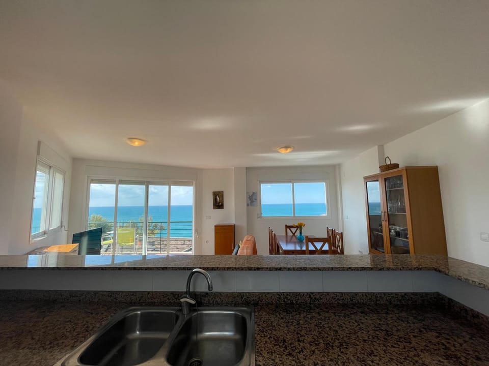 Living room, Dining area, Sea view