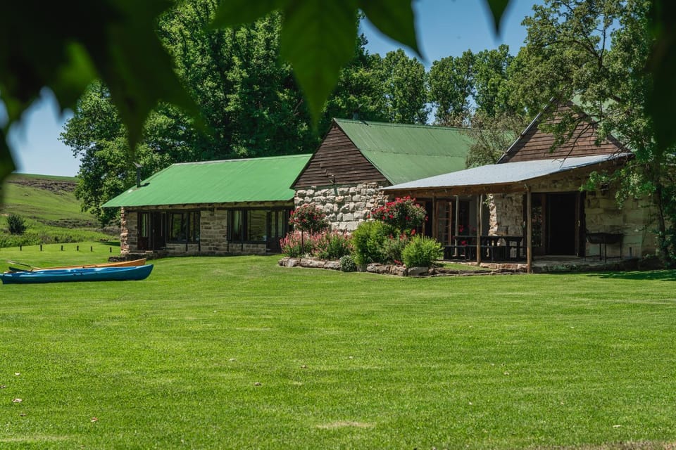 Property building, Natural landscape, Garden