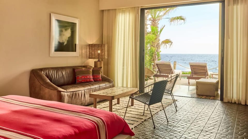 Natural landscape, Balcony/Terrace, Living room, Photo of the whole room, Beach, Sea view, sunbed