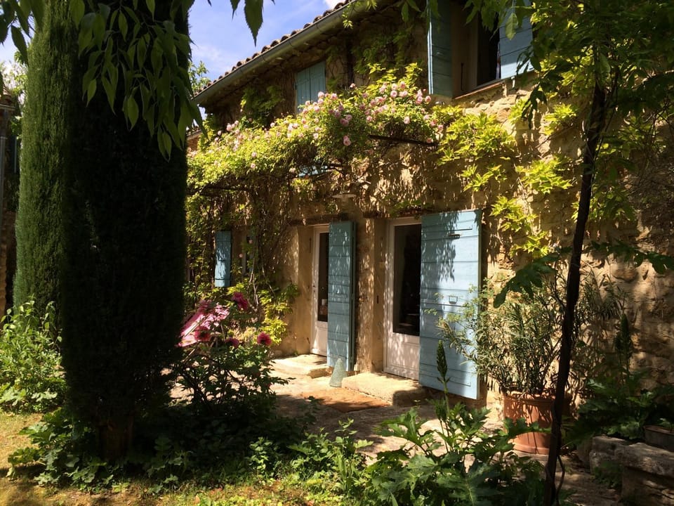 Property building, Facade/entrance, Inner courtyard view
