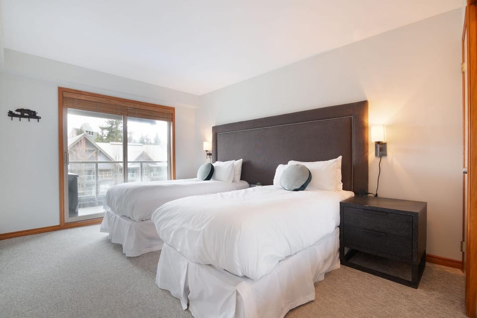 Aspens Mountain Resort Apartment in Whistler
