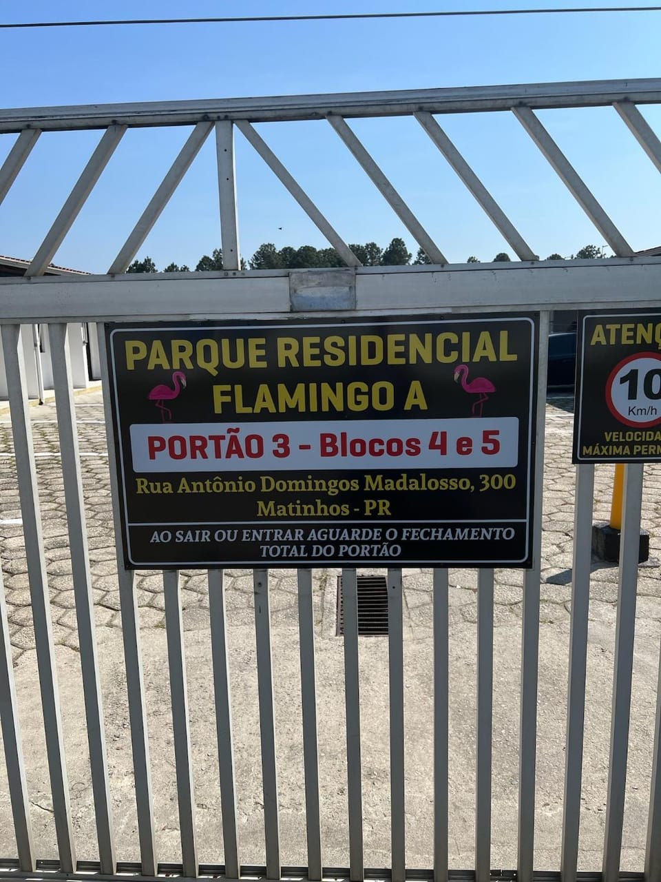 Kitinete Em Matinhos Com Piscina House in State of Paraná