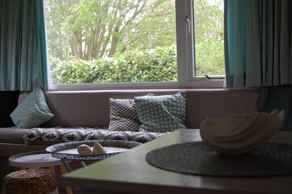 Living room, Garden view
