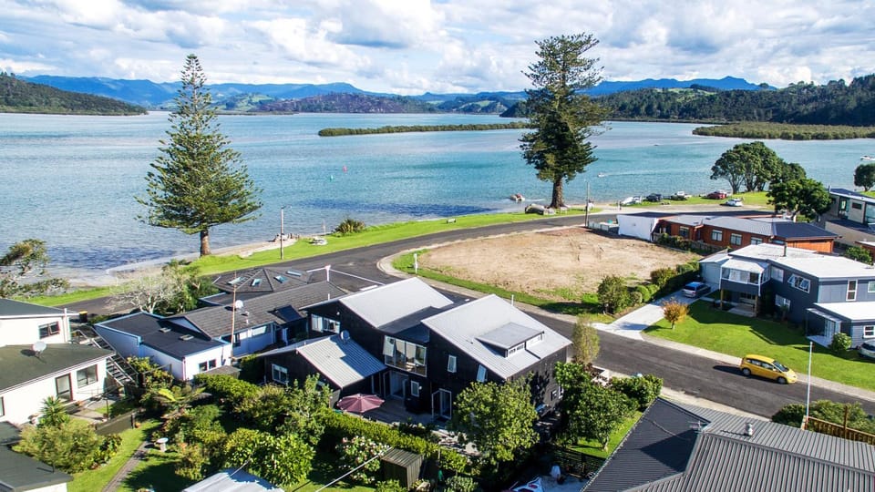 Bird's eye view, Mountain view, River view