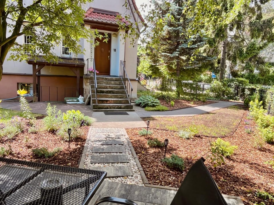 Day, Garden view