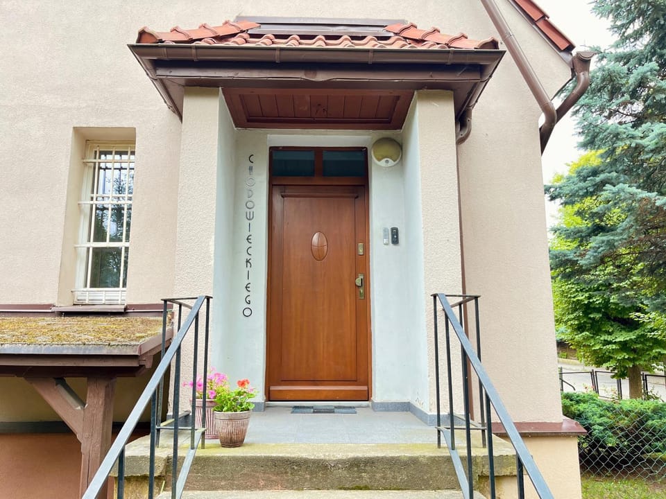 Property building, Facade/entrance