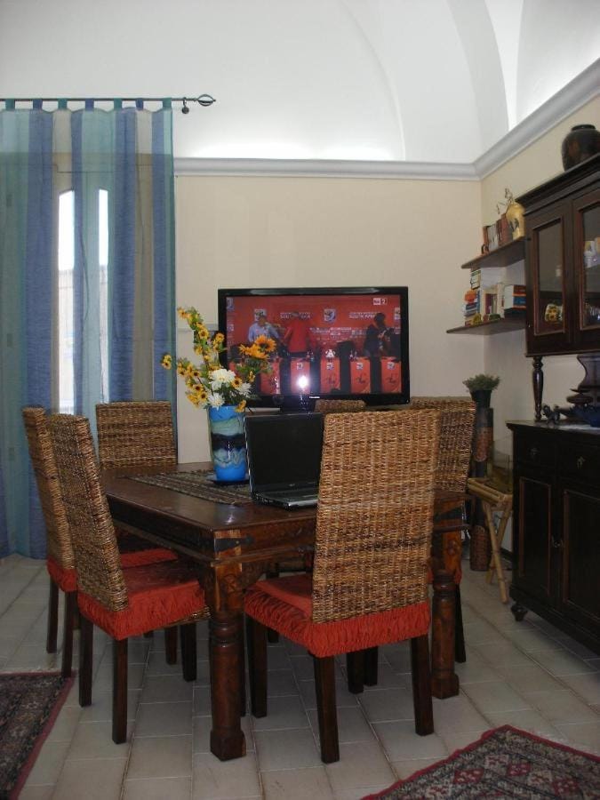 Communal lounge/ TV room, TV and multimedia, Kitchen or kitchenette, Living room, Dining area
