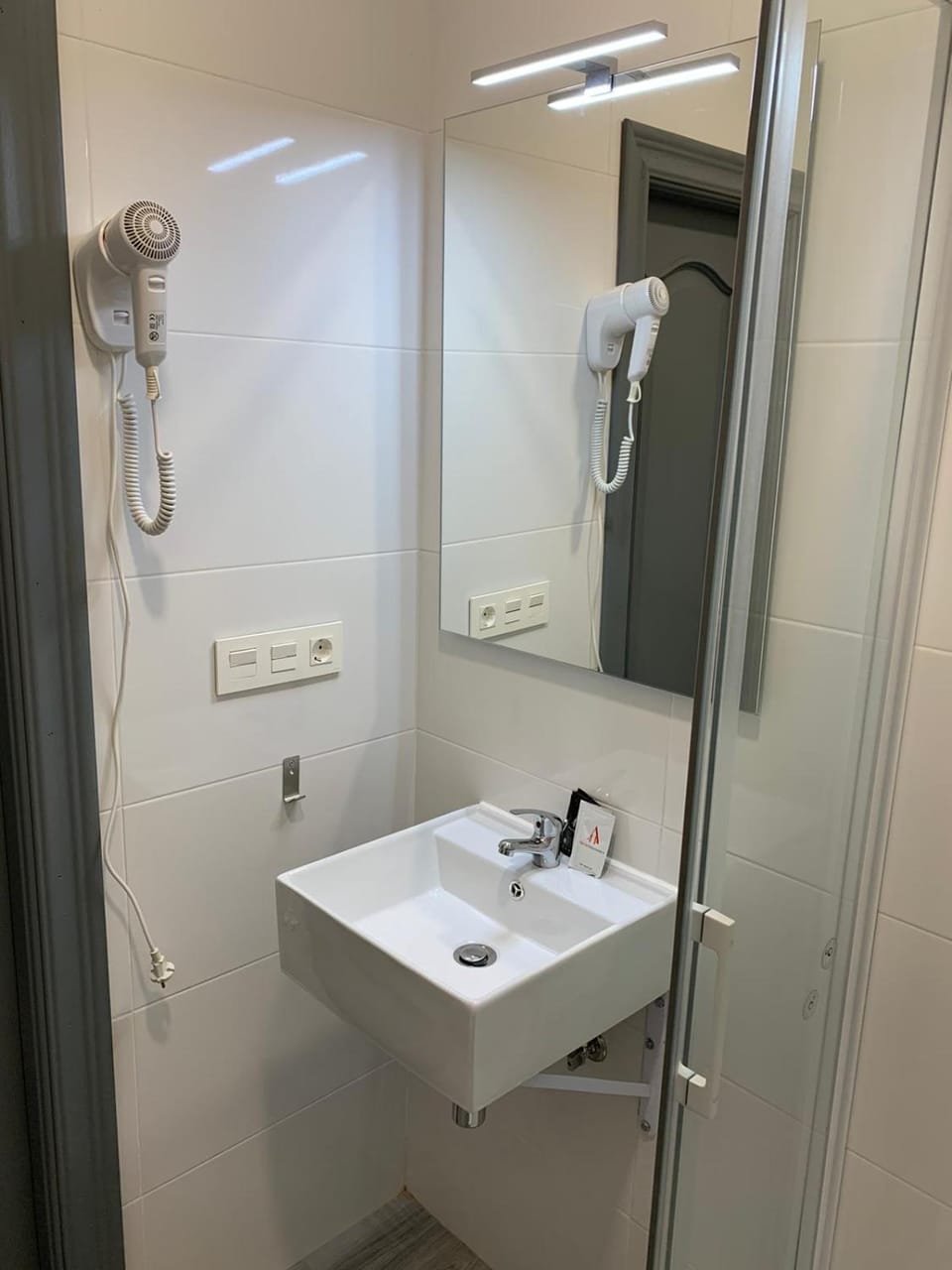 Bathroom, heating, towels