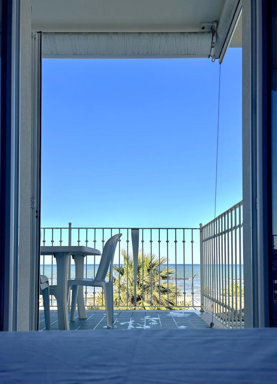 View (from property/room), Balcony/Terrace, Bedroom, Sea view