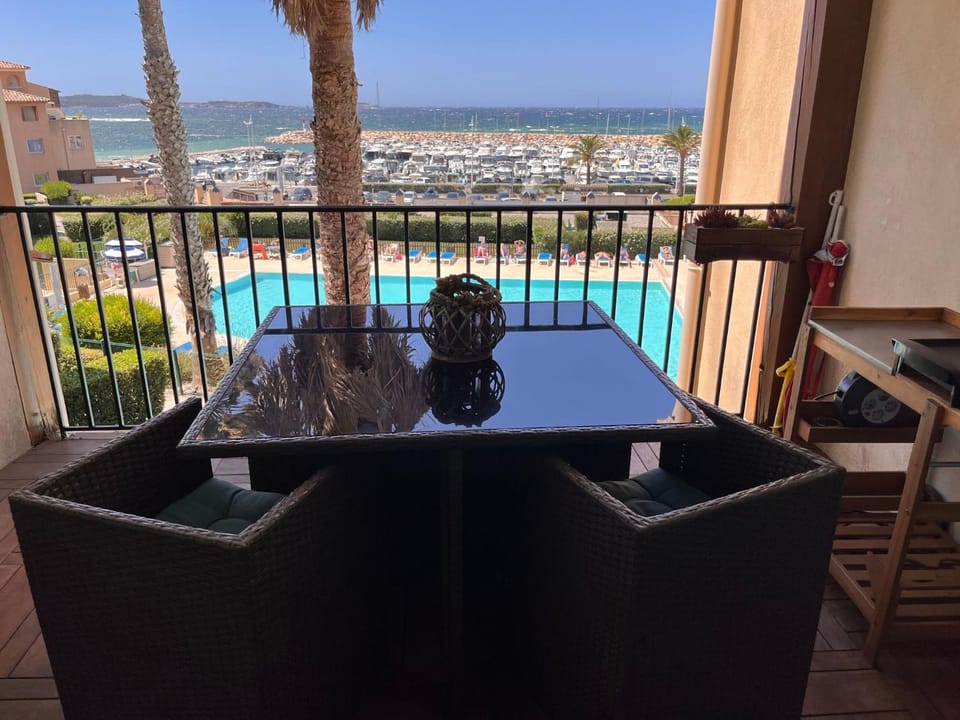 Patio, Swimming pool