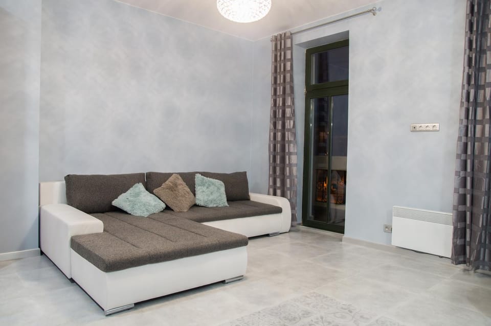 Living room, Seating area, internet