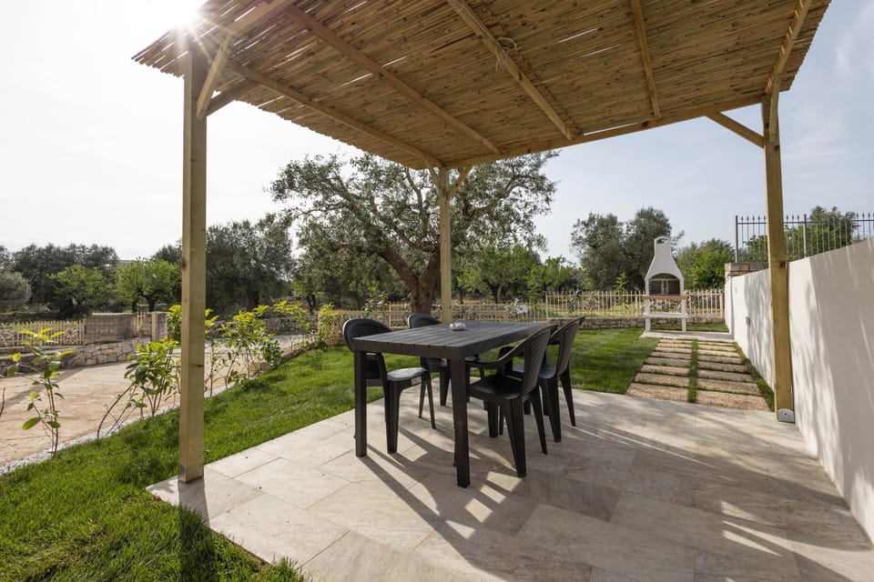 Spring, Day, Summer, BBQ facilities, Garden, View (from property/room), Balcony/Terrace, Dining area, Garden view