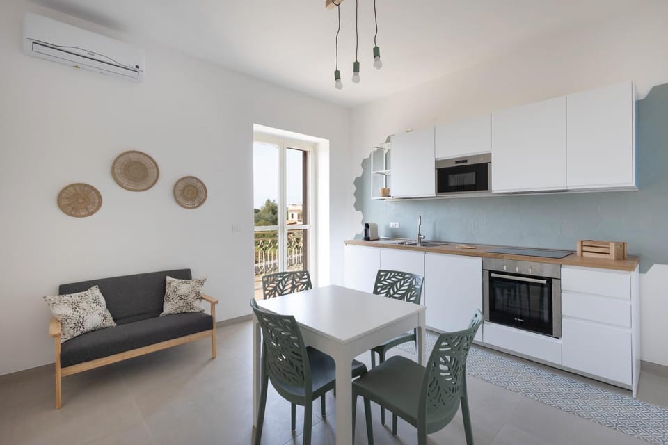 Spring, Coffee/tea facilities, Kitchen or kitchenette, Living room, Seating area, Dining area, dishwasher, minibar, oven, pet friendly, stove, washing machine, kitchen, air conditioner