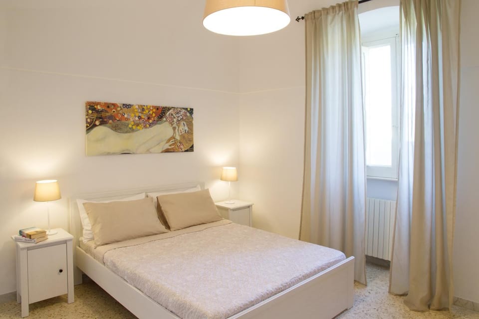 Bed, View (from property/room), Photo of the whole room, Bedroom