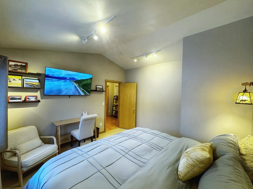 Bed, Bedroom