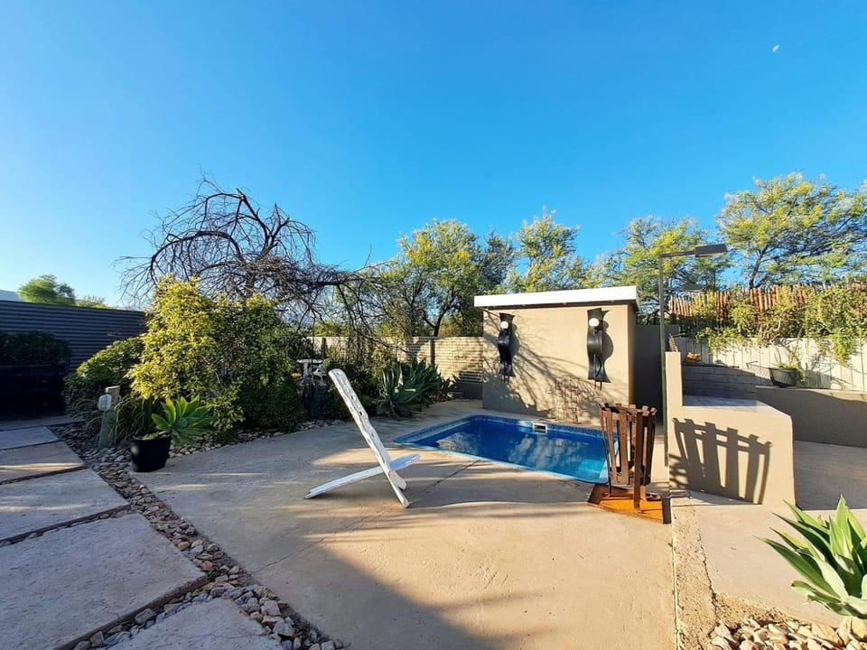 Property building, Garden, Balcony/Terrace, Garden view, Swimming pool, Swimming pool