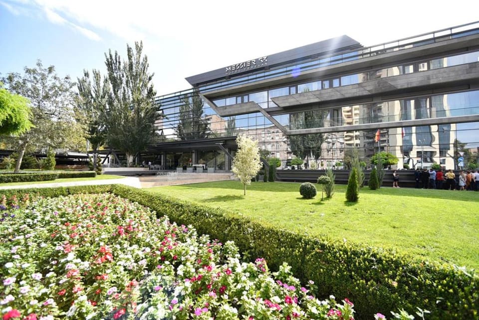 Property building, Facade/entrance