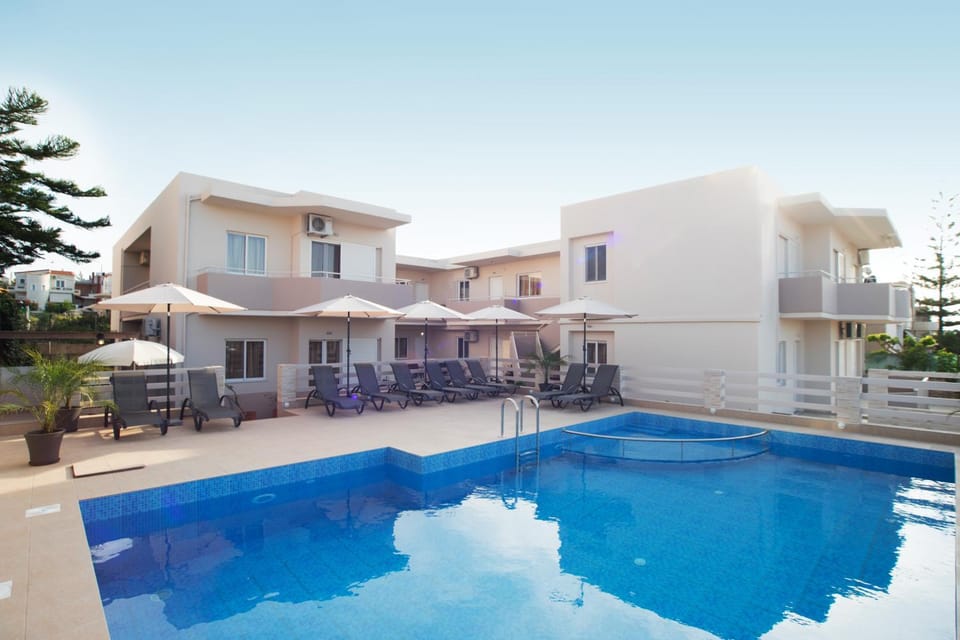 Swimming pool, Swimming pool