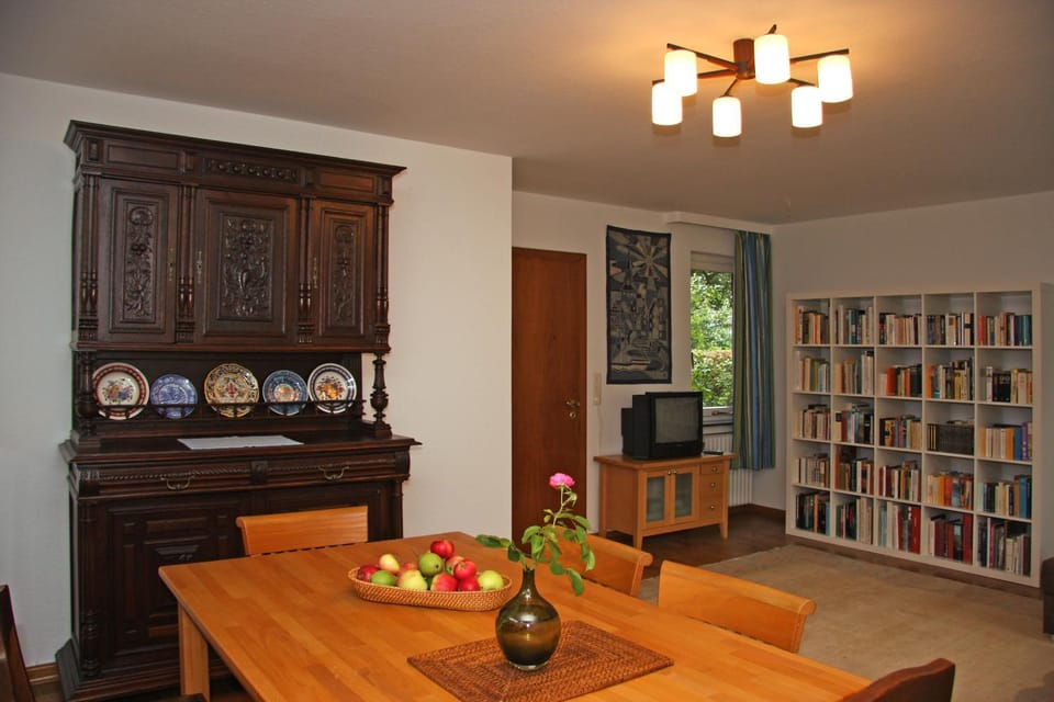 Living room, Photo of the whole room, Dining area
