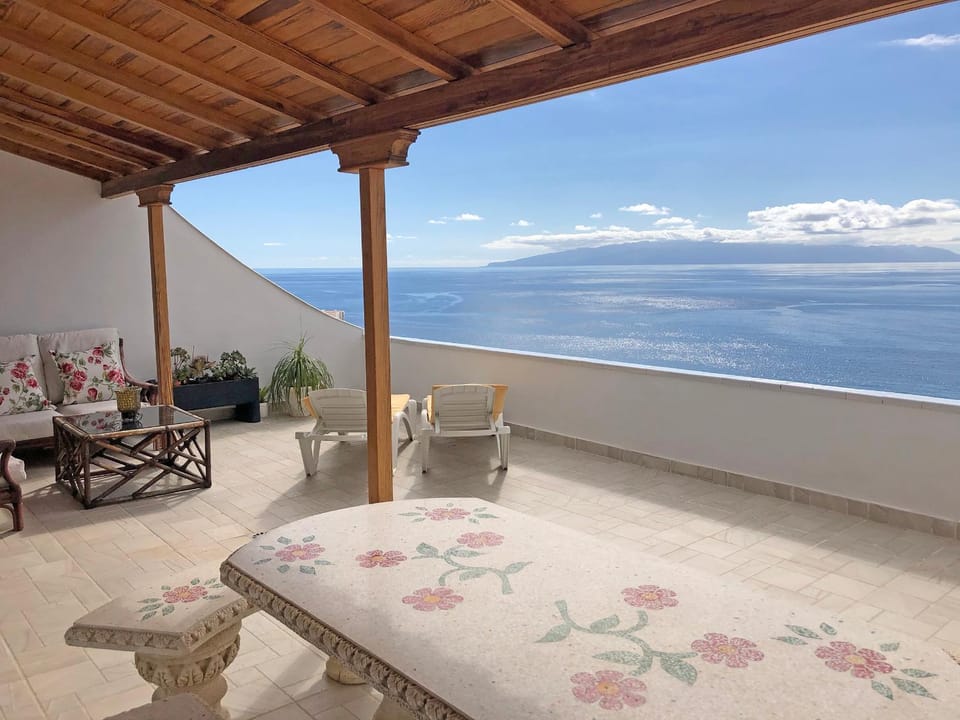 Balcony/Terrace, Seating area, Dining area, Sea view