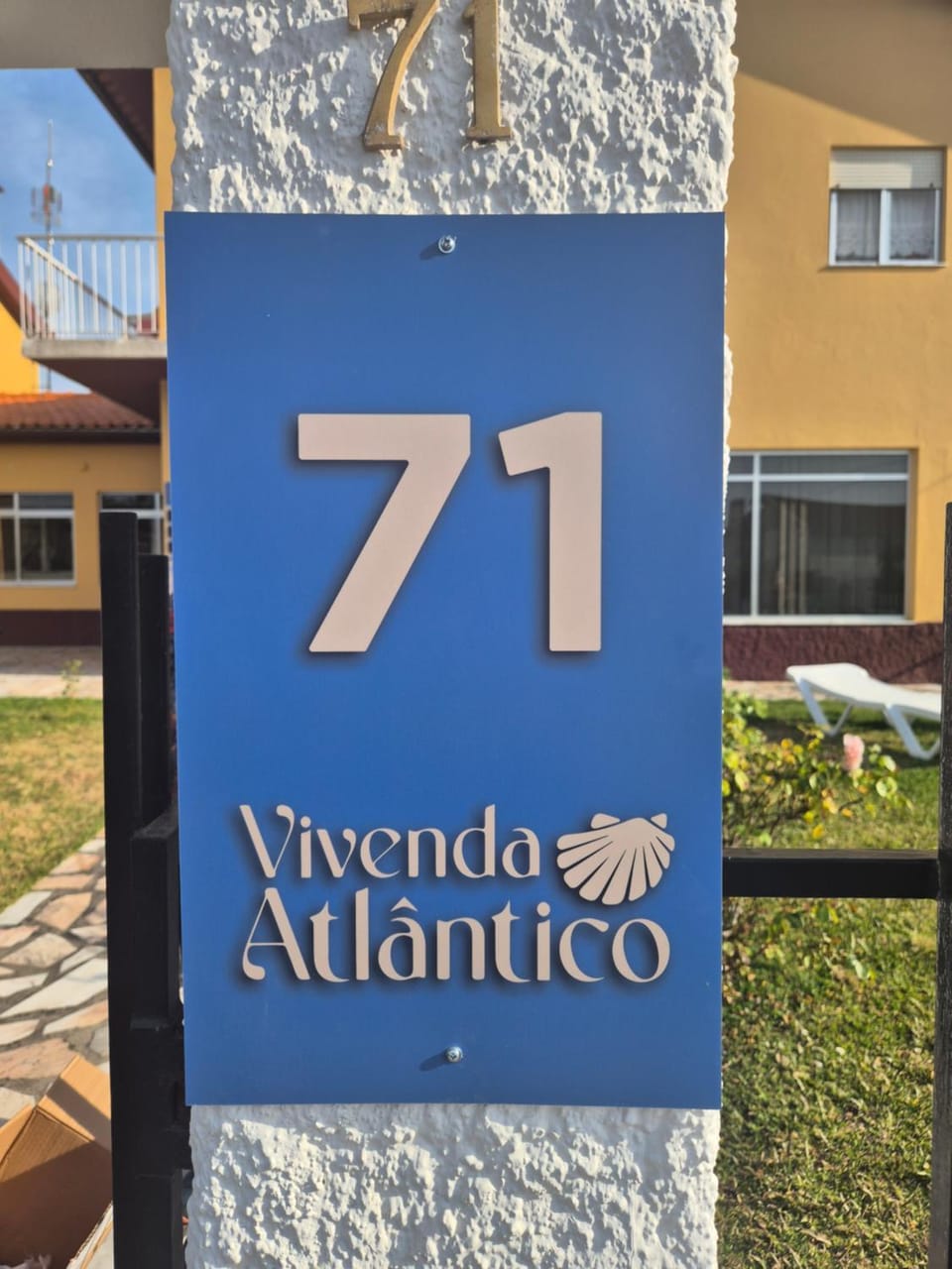 Vivenda Atlantico Bed and Breakfast in Vila Praia de Ancora